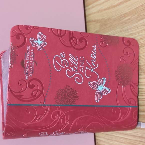 Be Still and Know - (Morning & Evening Devotionals) - Picture 1 of 1